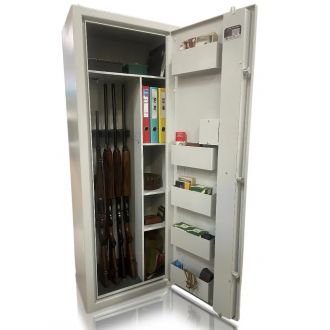 Suomi R16  -asekaappi